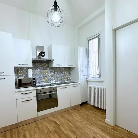 House- 1 Min Metro - 15 Min Duomo 公寓